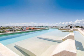 Roof Pool, Gym, Full Kitchen, 4 Blocks to 5th Ave
